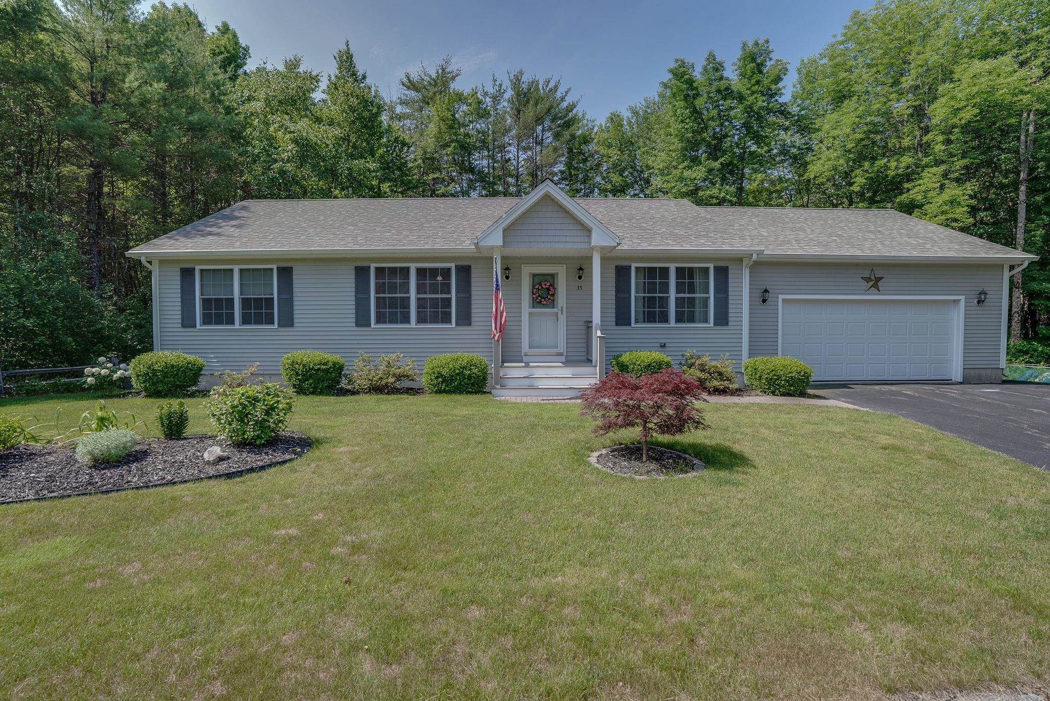 35 Regency Court Rochester, NH 03867 - Photo 1 of 25