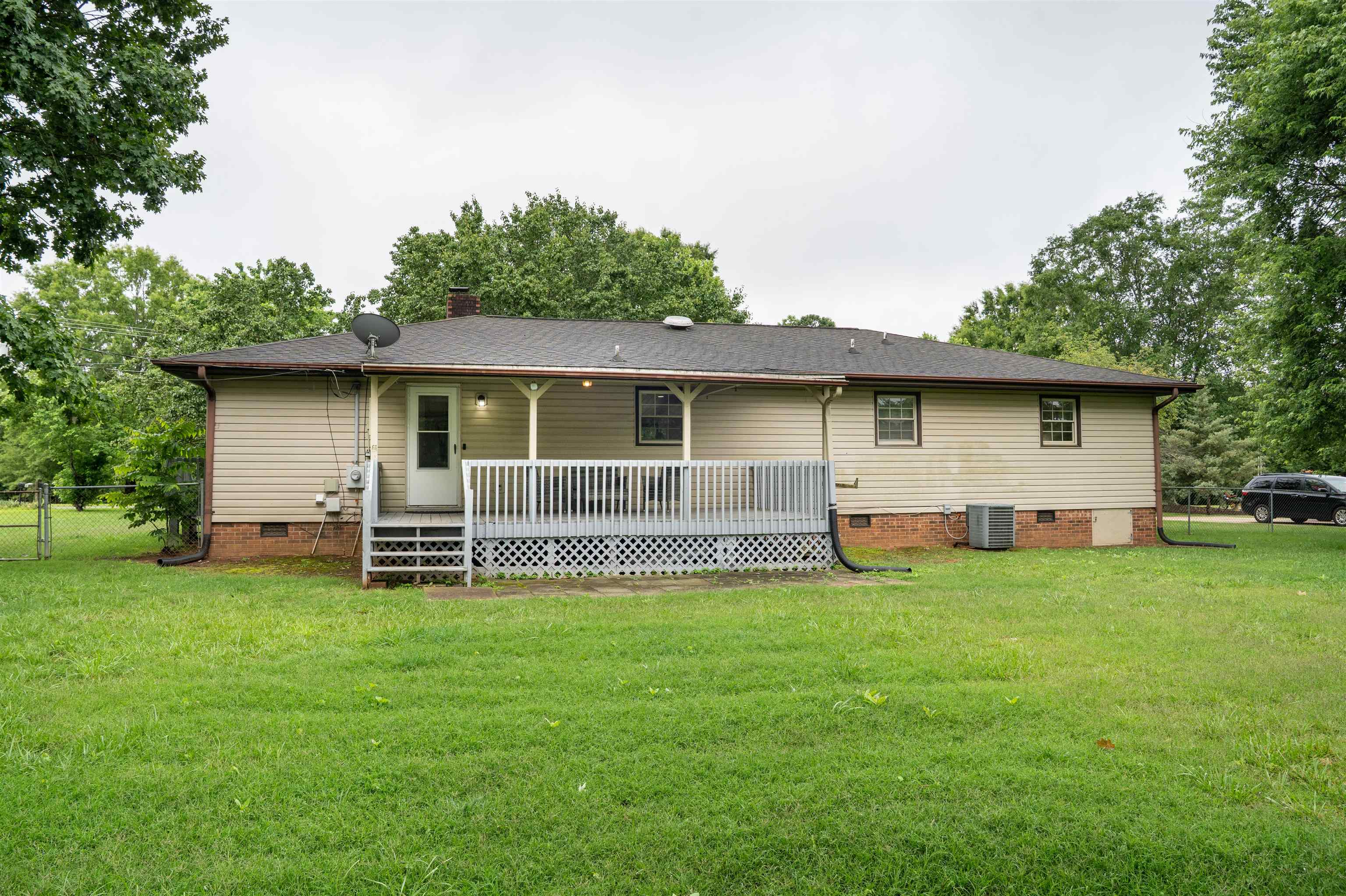 143 Burns Road Spartanburg, SC 29307 - Photo 35 of 36 Gallery Image 35