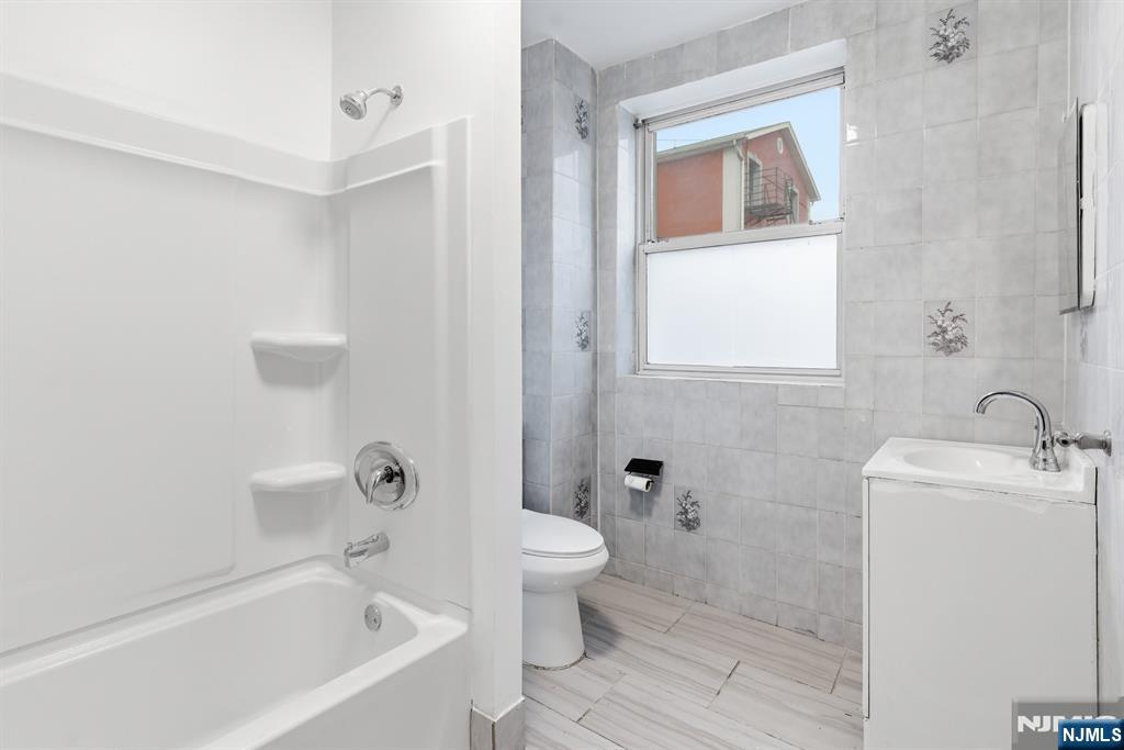 5 Elm Street, Unit 3 Newark, NJ 07102 - Photo 13 of 15