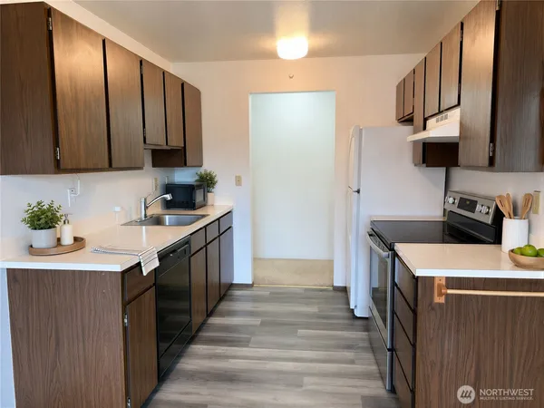 $1,398,000 | 8848 Interlake Avenue North, Seattle, WA 98103