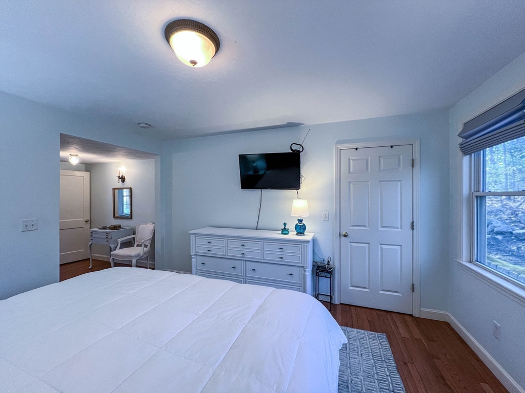56 Rockridge Road Framingham, MA 01702 - Photo 17 of 33