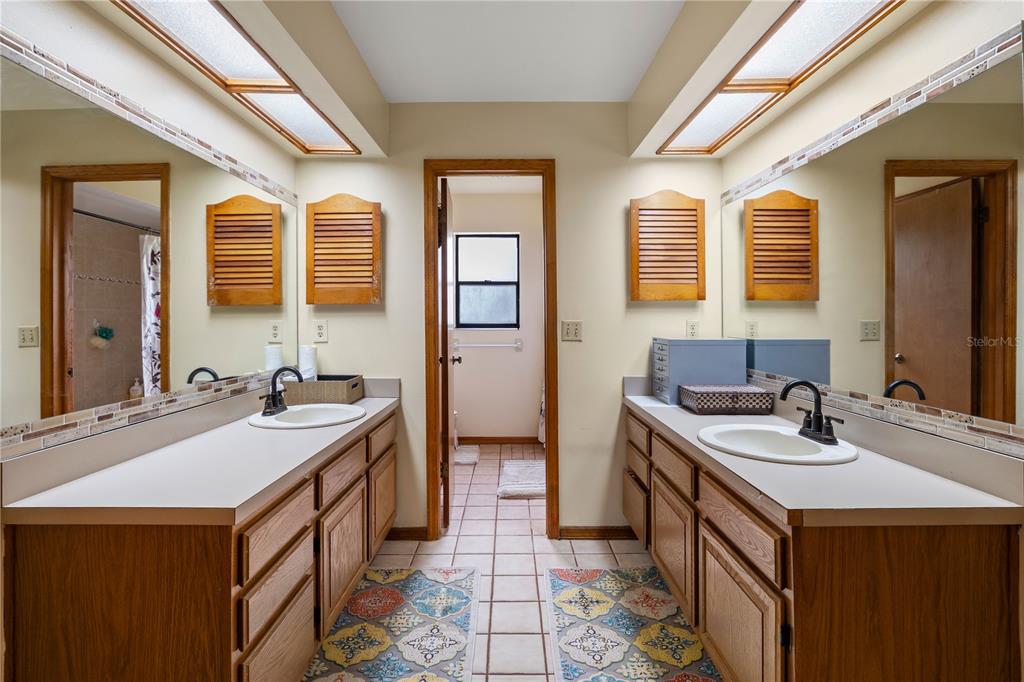 16625 Indian Mound Road Tampa, FL 33618 - Photo 18 of 40