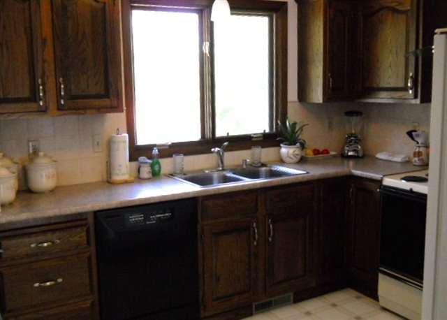 1825 Anderson Road Duluth, MN 55811 - Photo 6 of 17 Gallery Image 6