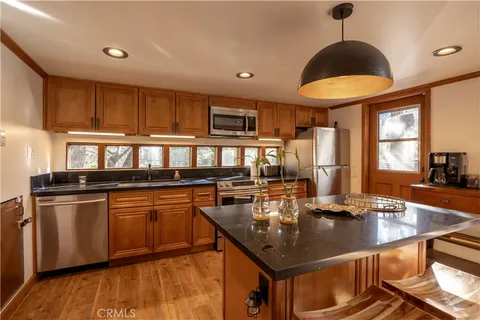 $799,900 | 1370 Calgary Drive, Lake Arrowhead, CA 92352