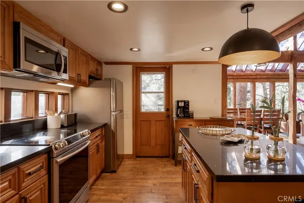 $799,900 | 1370 Calgary Drive, Lake Arrowhead, CA 92352