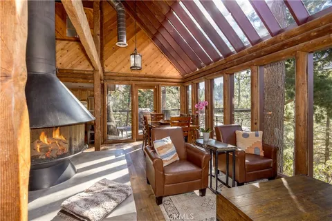 $799,900 | 1370 Calgary Drive, Lake Arrowhead, CA 92352