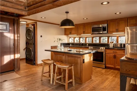 $799,900 | 1370 Calgary Drive, Lake Arrowhead, CA 92352