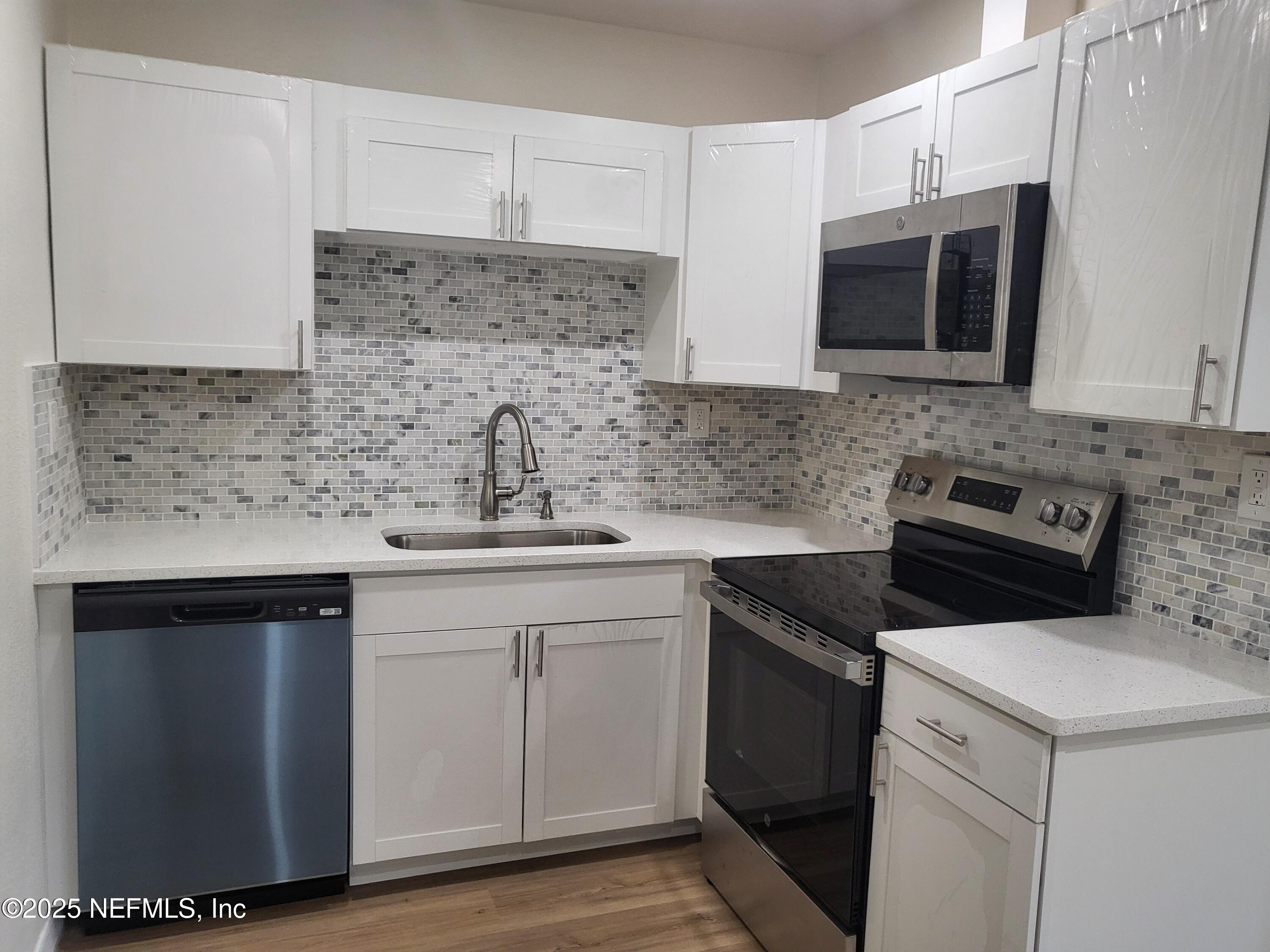 3153 Kline Road Jacksonville, FL 32246 - Photo 7 of 35 20241012_174413