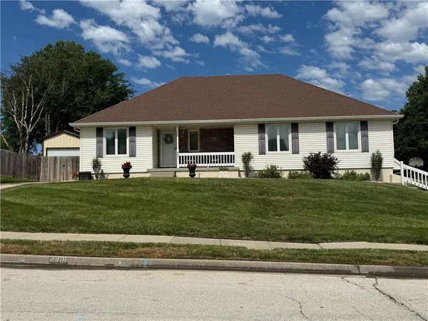 $360,000 | 4401 Southwest 12 Street, Blue Springs, MO 64015