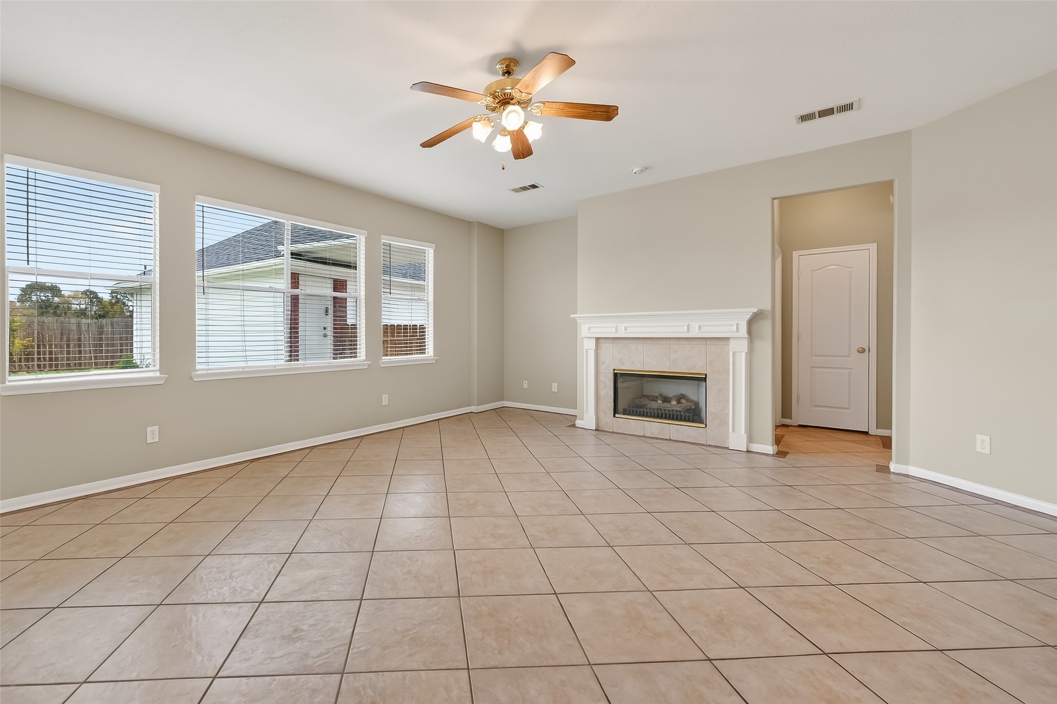 16639 Village View Trail Sugar Land, TX 77498 - Photo 20 of 50 a view of an empty room with a window