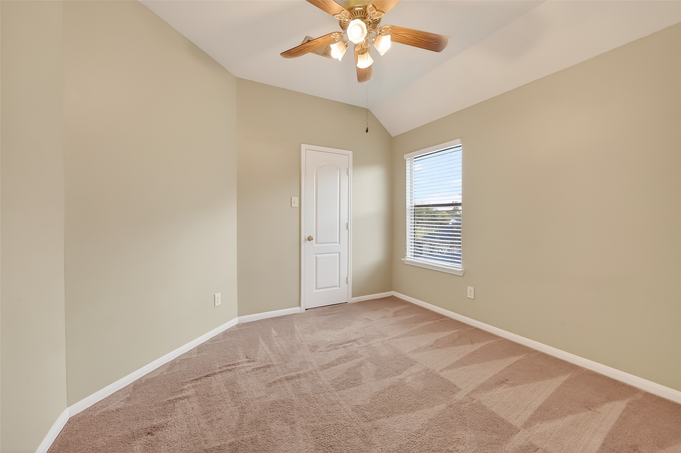 16639 Village View Trail Sugar Land, TX 77498 - Photo 28 of 50 a view of an empty room with a window