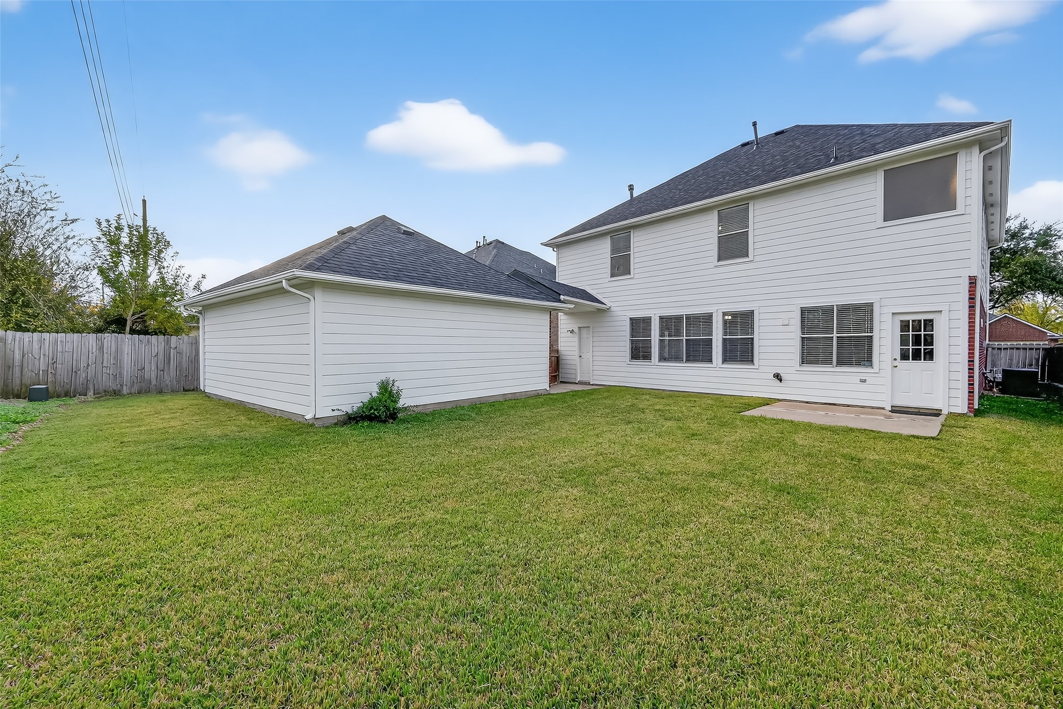 16639 Village View Trail Sugar Land, TX 77498 - Photo 42 of 50 a view of a house with a backyard