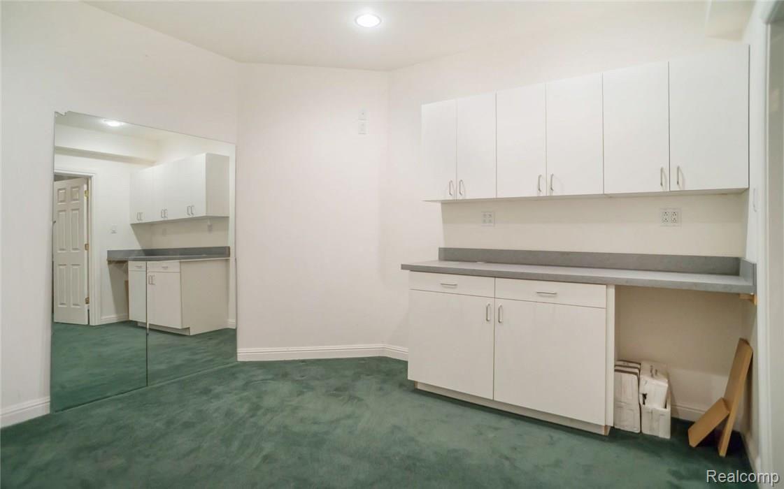 1798 Lone Tree Road Highland, MI 48357 - Photo 44 of 52 l t ll kitch3.jpg
