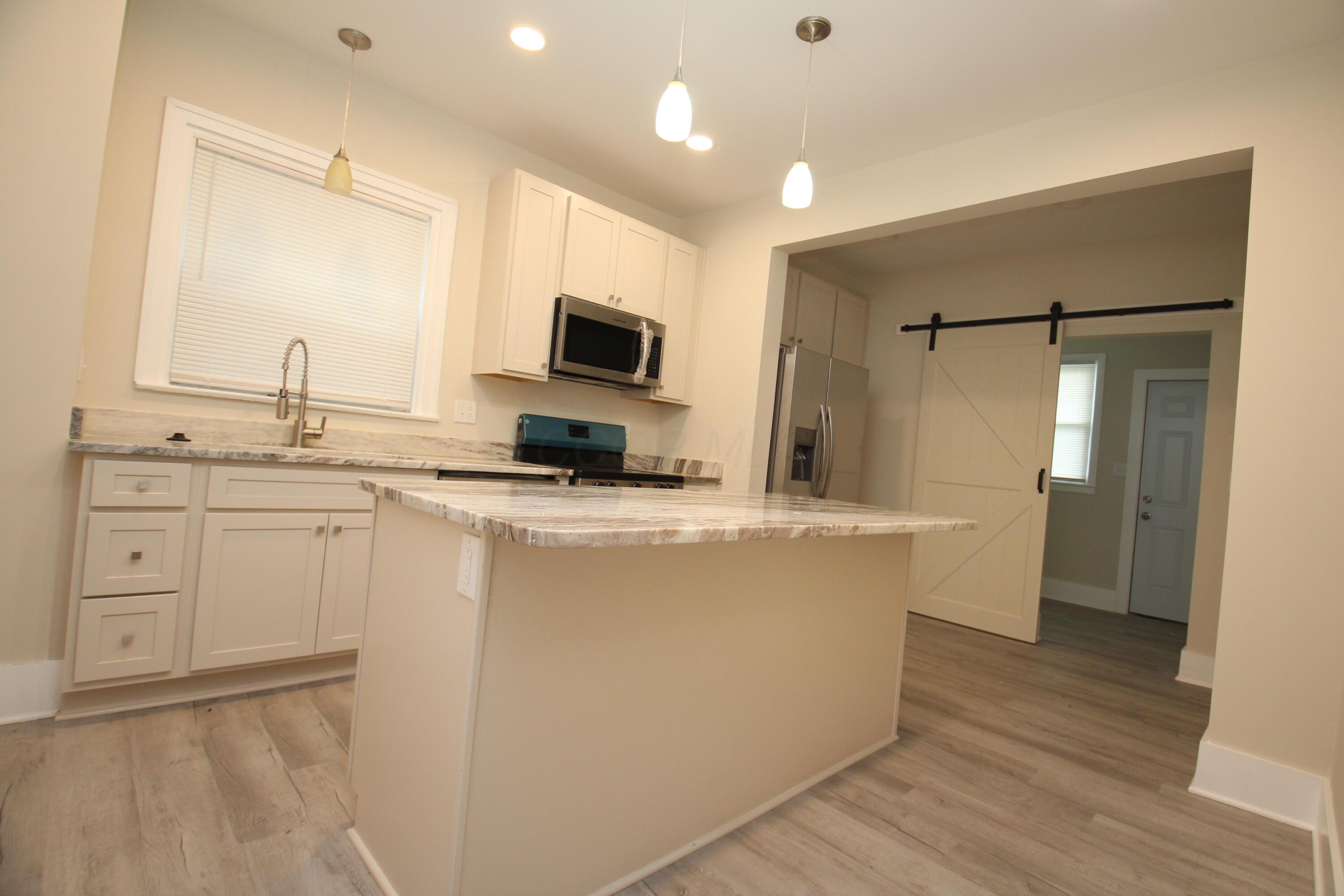 711 Berkeley Road Columbus, OH 43205 - Photo 9 of 25
