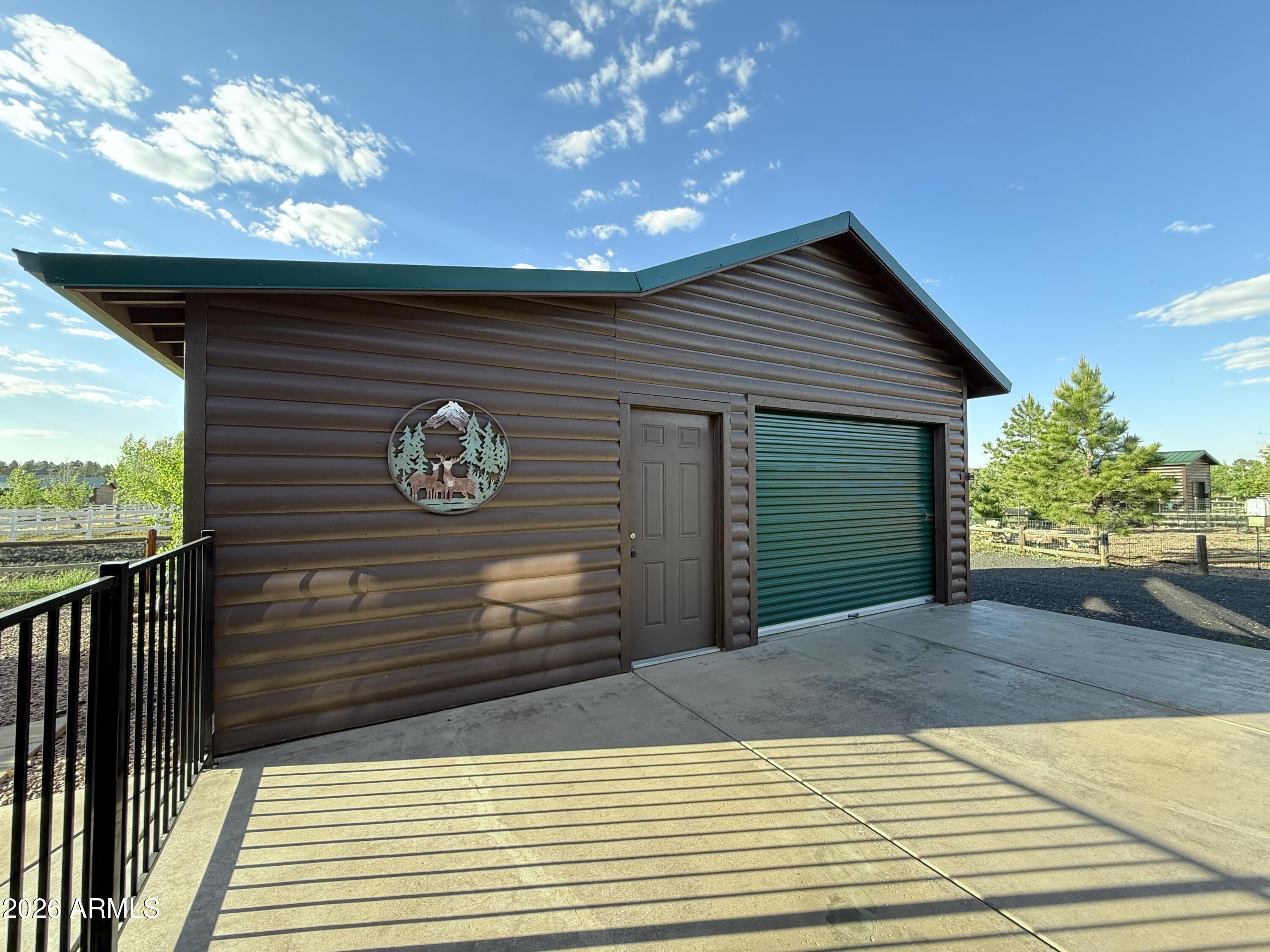 2334 Buffalo Loop Overgaard, AZ 85933 - Photo 16 of 25 2334 BUFFALO LOOP