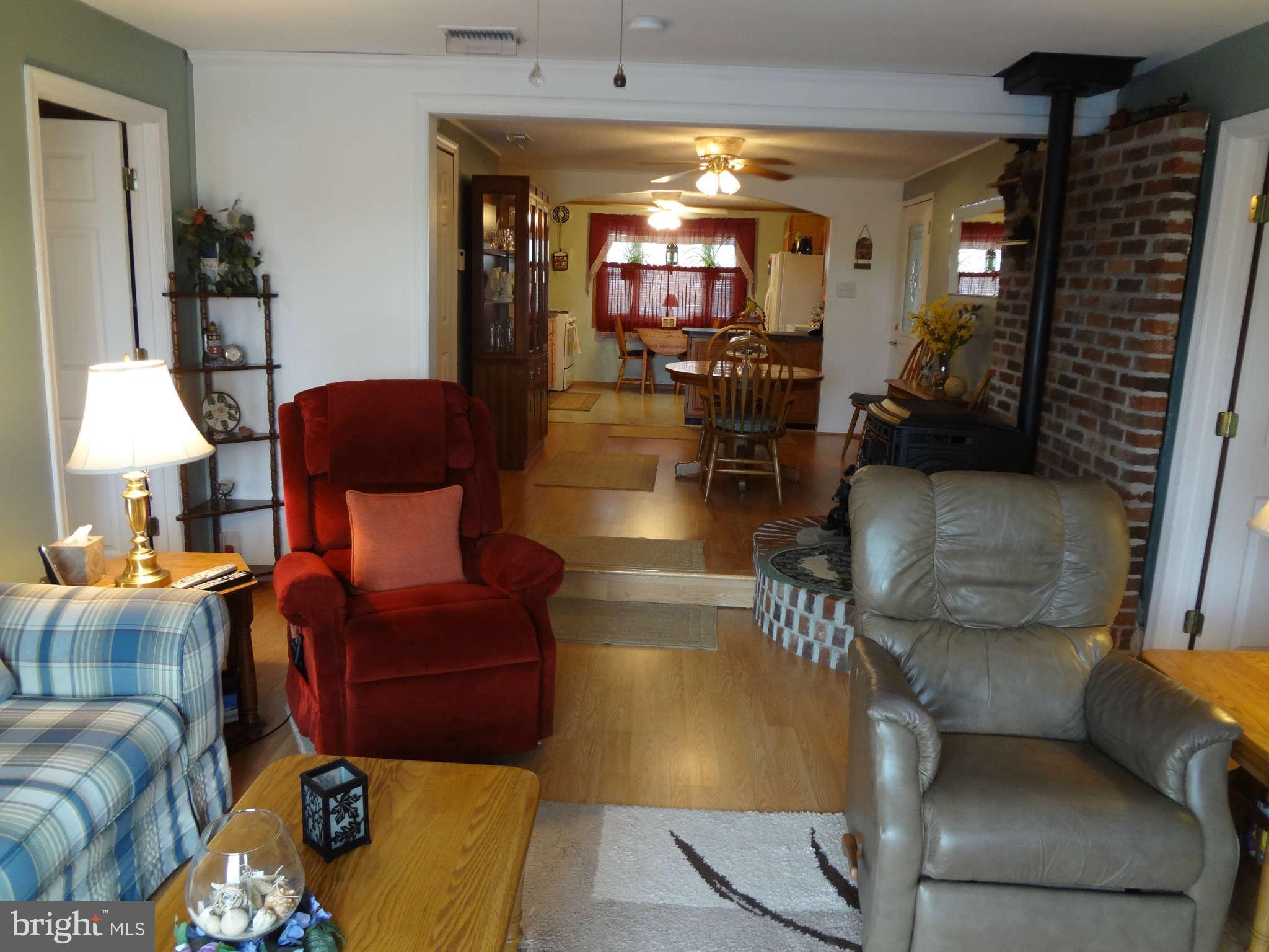 2419 Zion Road Baltimore, MD 21227 - Photo 11 of 28 Living Room