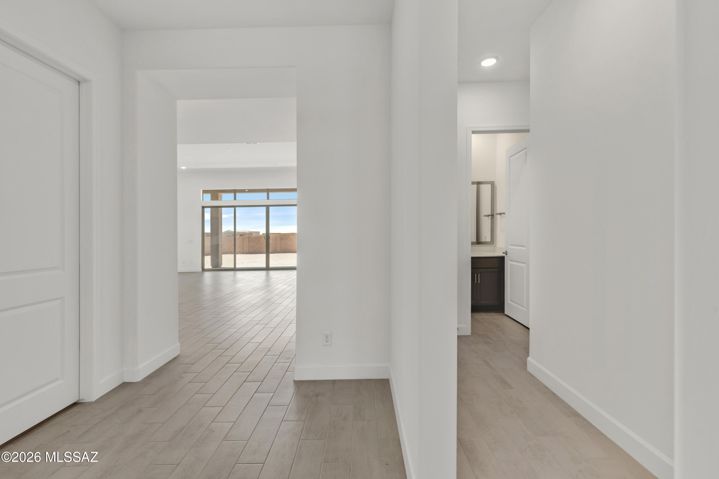 13554 South Hathaway Ranch Road Vail, AZ 85641 - Photo 11 of 22 Entryway