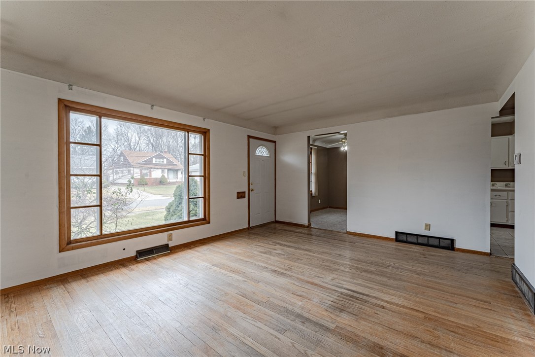 13600 Silver Road Cleveland, OH 44125 - Photo 4 of 25 Gallery Image 4