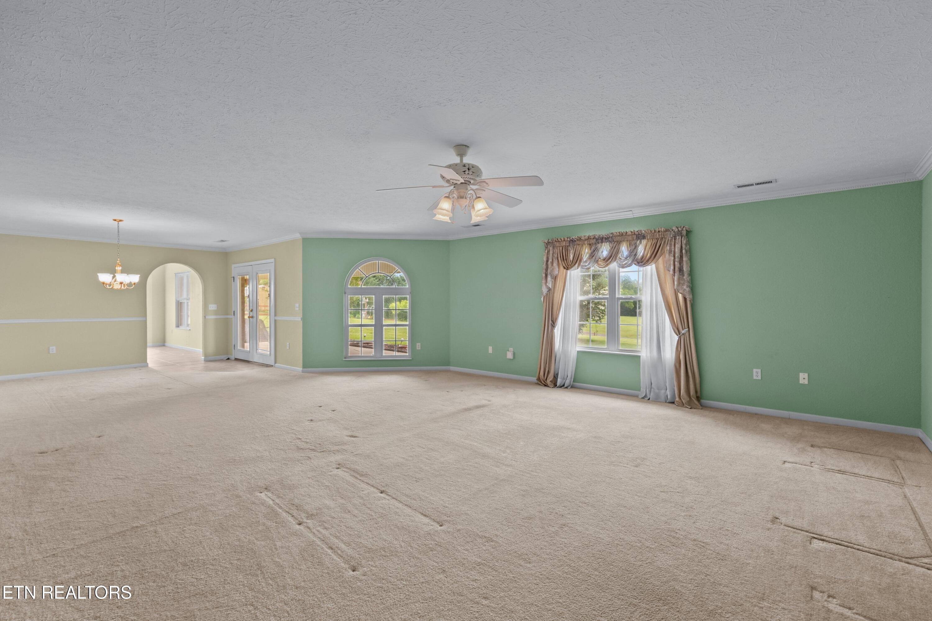 397 Terry Point Road Dandridge, TN 37725 - Photo 7 of 34 LIVING AND DINING AREAS