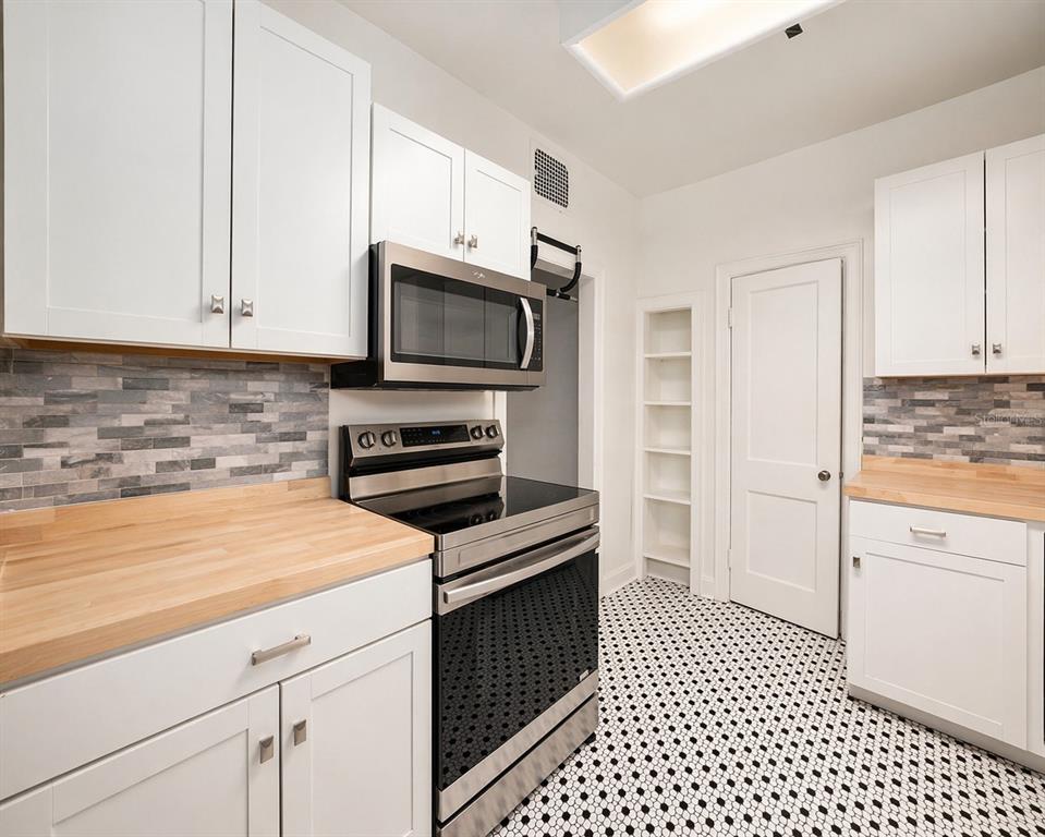 949 Southwest 13th Street Gainesville, FL 32601 - Photo 27 of 49