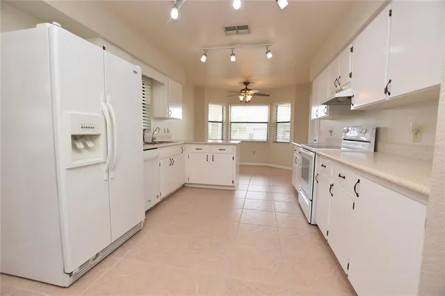 $1,650 | 2210 Harbor Town Lane, Lakeland, FL 33810