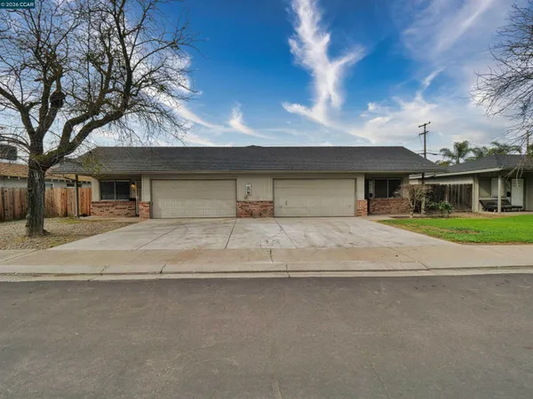 $3,379,900 | 205 Kingston Lane, Modesto, CA 95354