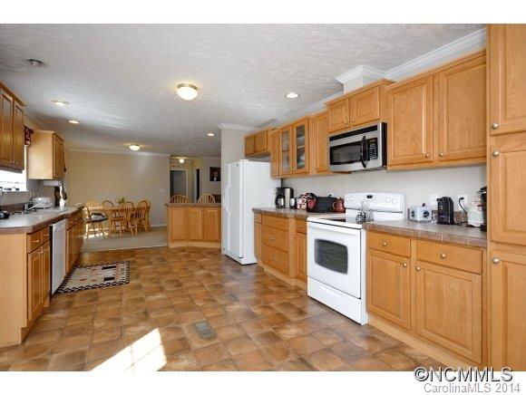 1064 Sharon Ridge Road Fairview, NC 28730 - Photo 4 of 12 Gallery Image 4