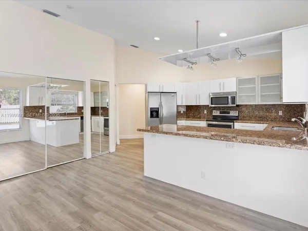 $4,980 | 1124 Northwest 130th Terrace, Unit 1124, Sunrise, FL 33323