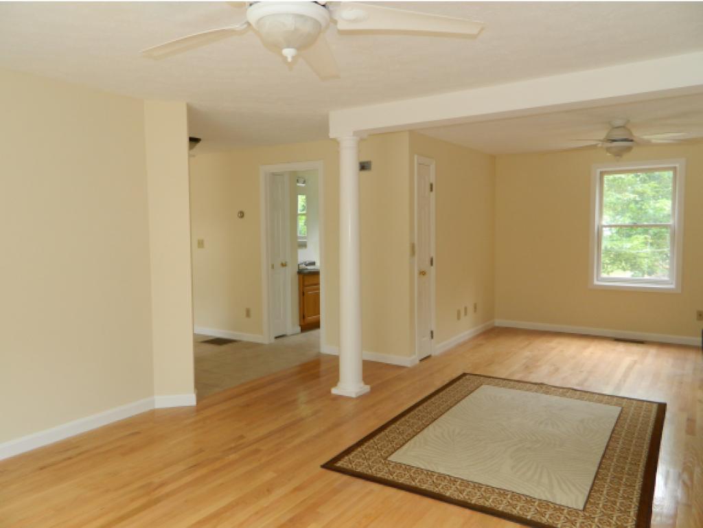 60 Ruth Avenue Manchester, NH 03109 - Photo 13 of 28