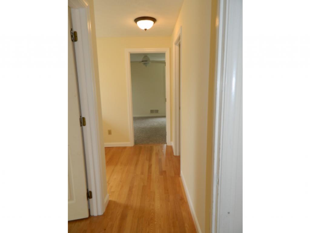 60 Ruth Avenue Manchester, NH 03109 - Photo 19 of 28