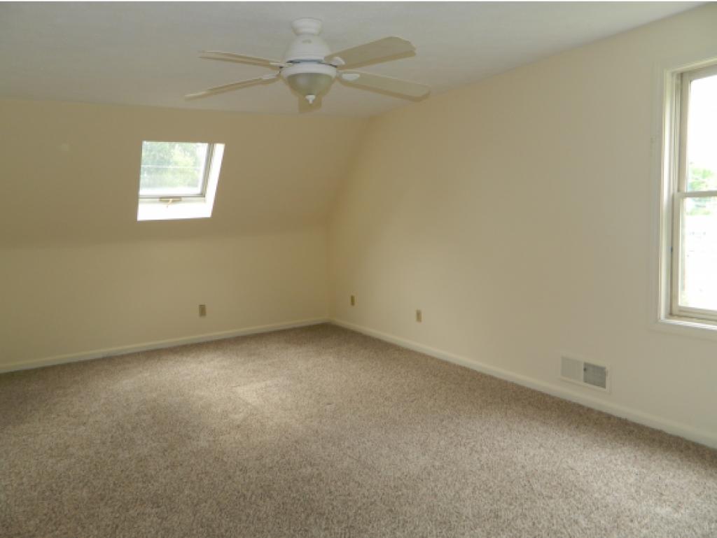 60 Ruth Avenue Manchester, NH 03109 - Photo 21 of 28