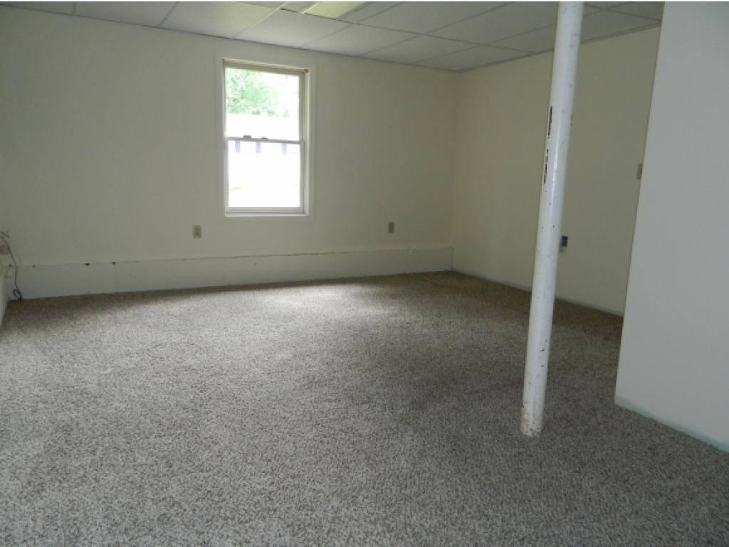 60 Ruth Avenue Manchester, NH 03109 - Photo 23 of 28