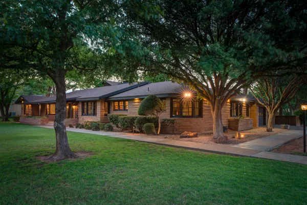 $887,000 | 4902 19th Street, Lubbock, TX 79416