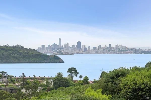 $2,050,000 | 121 Red Hill Circle, Belvedere Tiburon, CA 94920
