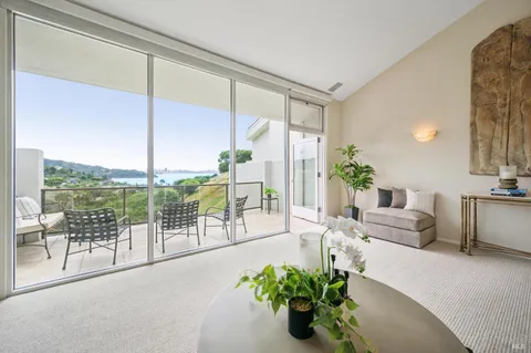 $2,050,000 | 121 Red Hill Circle, Tiburon, CA 94920
