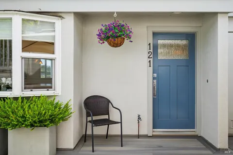 $2,050,000 | 121 Red Hill Circle, Tiburon, CA 94920