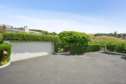 $2,050,000 | 121 Red Hill Circle, Tiburon, CA 94920