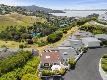 $2,050,000 | 121 Red Hill Circle, Tiburon, CA 94920