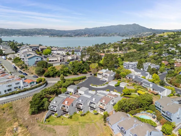 $2,050,000 | 121 Red Hill Circle, Belvedere Tiburon, CA 94920