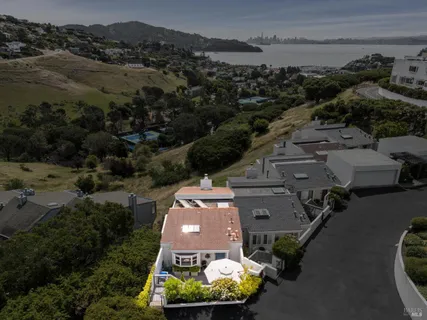 $2,050,000 | 121 Red Hill Circle, Tiburon, CA 94920