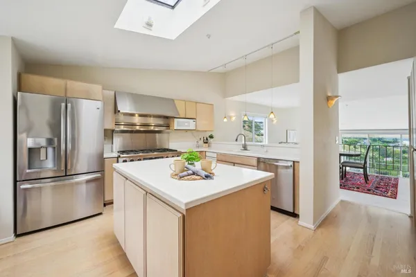 $2,050,000 | 121 Red Hill Circle, Belvedere Tiburon, CA 94920