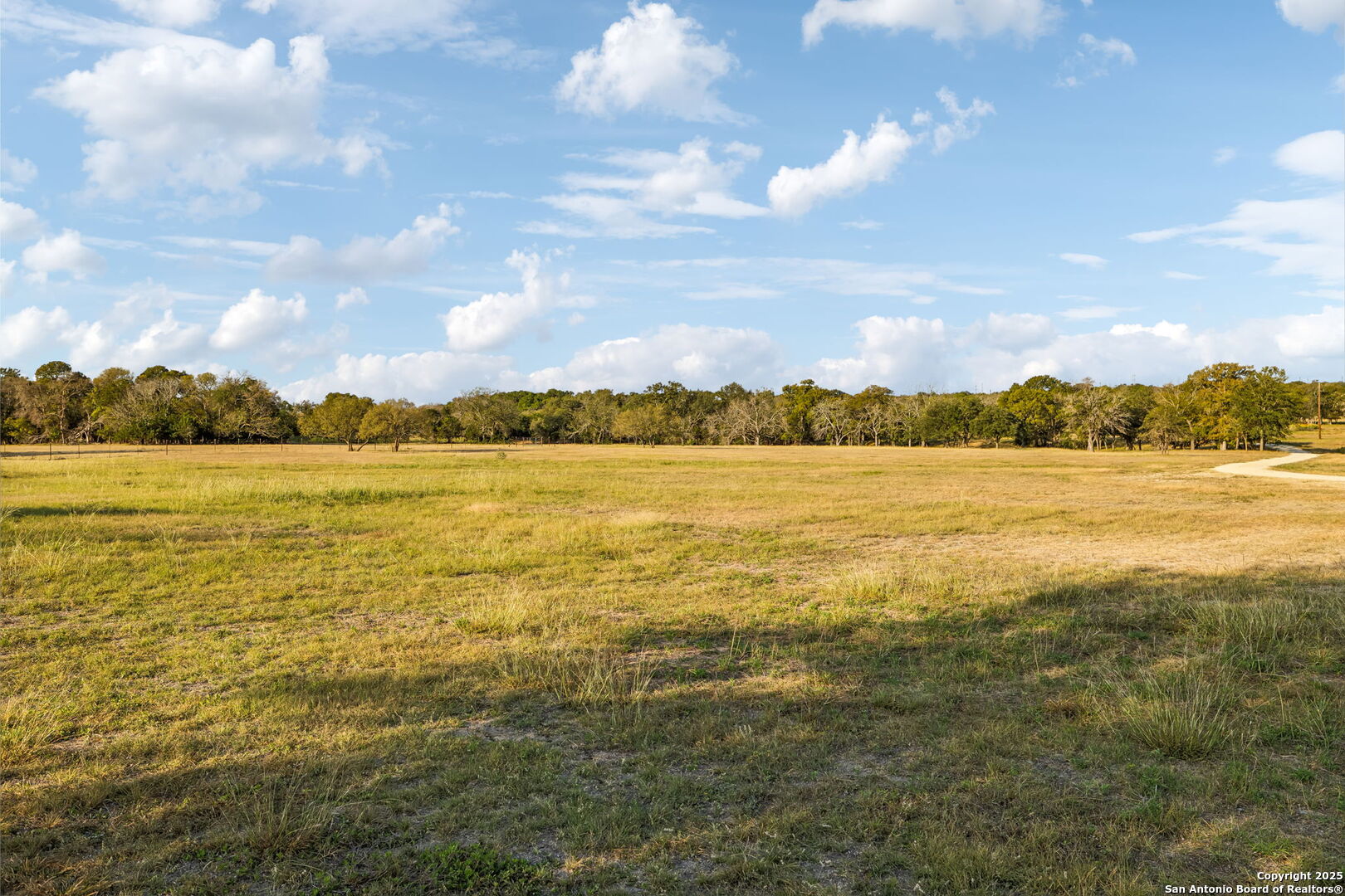 232 Stoneleigh Road Center Point, TX 78010 - Photo 33 of 34 a view of an ocean from a city