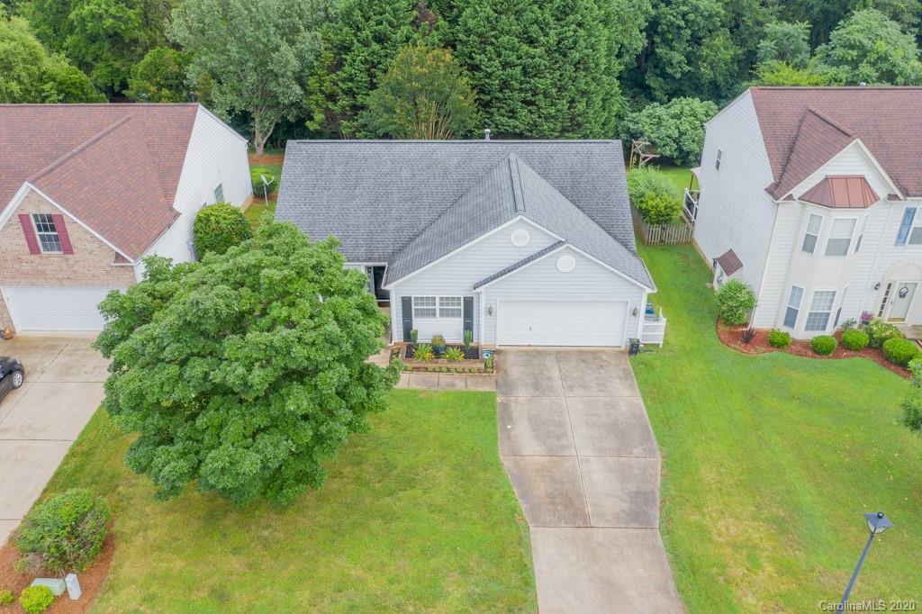 823 Clearbrook Road Matthews, NC 28105 - Photo 3 of 38