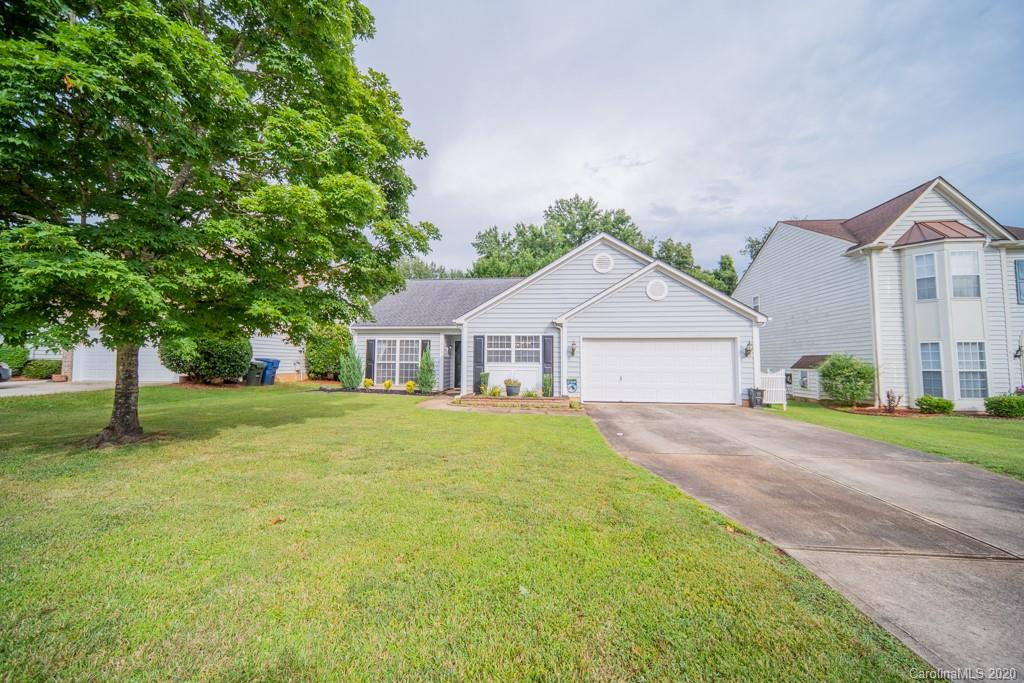 823 Clearbrook Road Matthews, NC 28105 - Photo 4 of 38