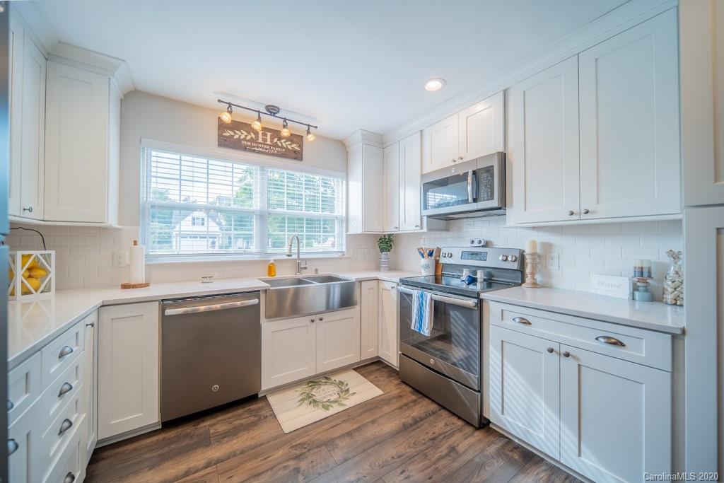 823 Clearbrook Road Matthews, NC 28105 - Photo 9 of 38