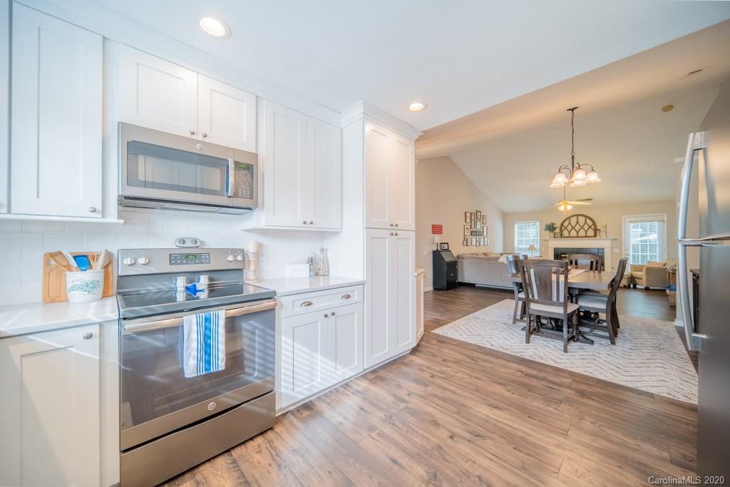 823 Clearbrook Road Matthews, NC 28105 - Photo 10 of 38