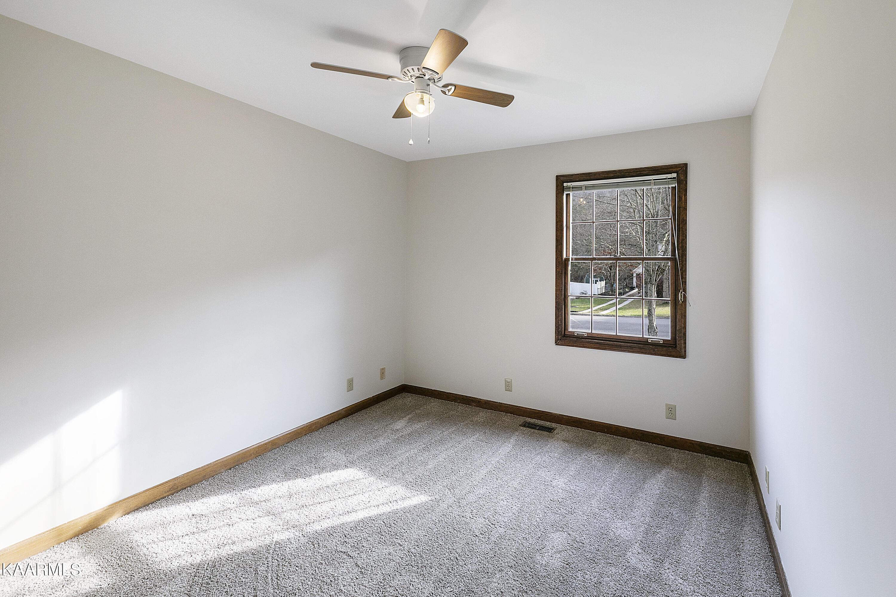 129 Chestnut Hill Road Oak Ridge, TN 37830 - Photo 11 of 27 1L9A0690