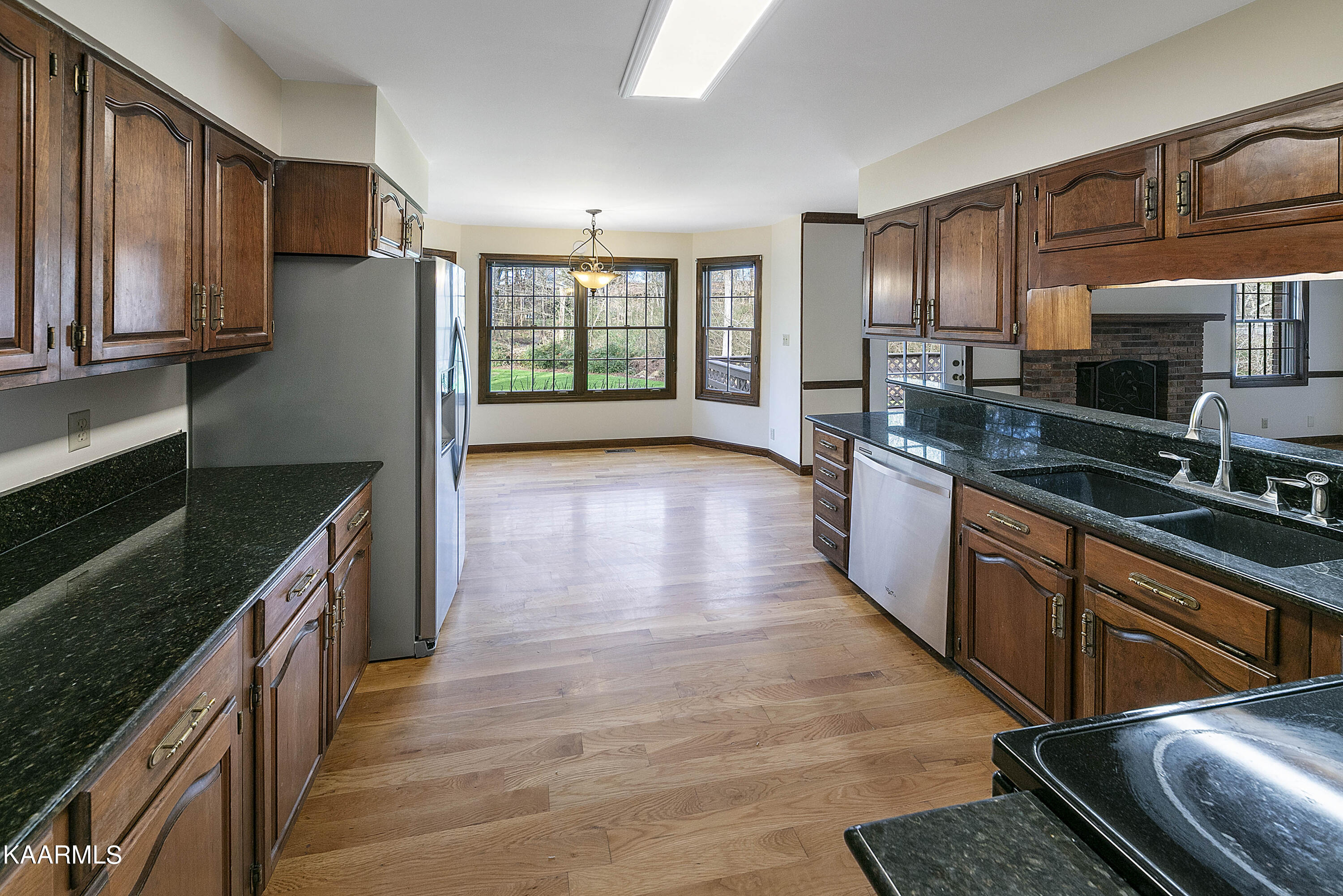 129 Chestnut Hill Road Oak Ridge, TN 37830 - Photo 3 of 27 1L9A0714