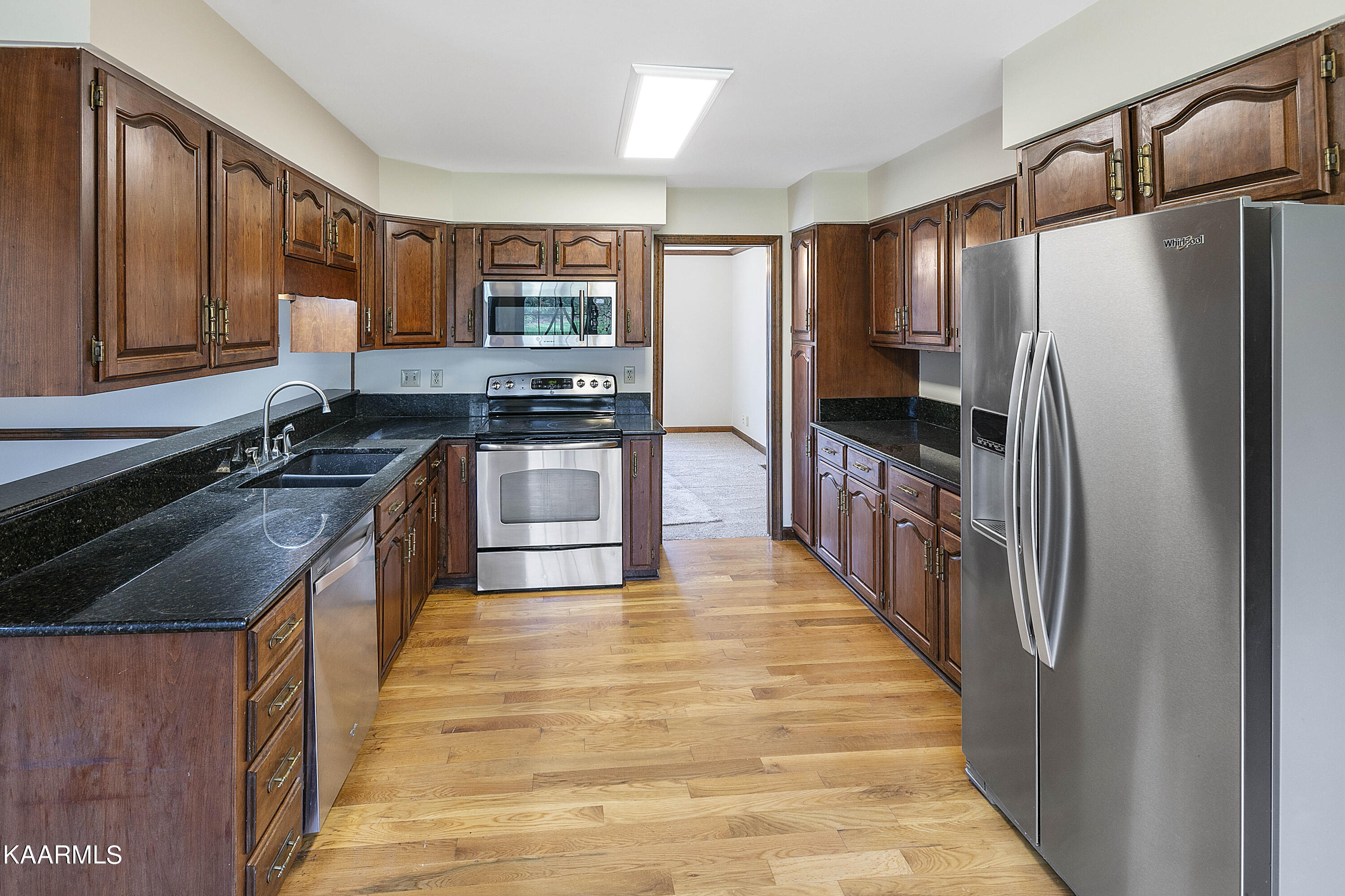 129 Chestnut Hill Road Oak Ridge, TN 37830 - Photo 4 of 27 1L9A0711
