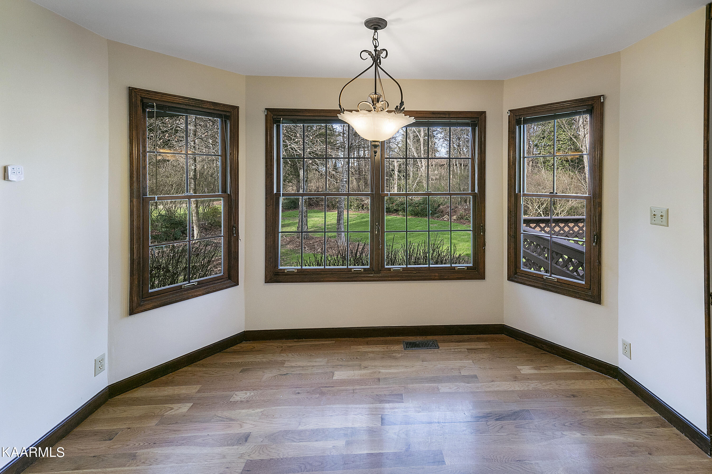129 Chestnut Hill Road Oak Ridge, TN 37830 - Photo 5 of 27 1L9A0717